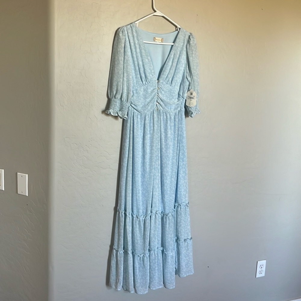 Beautiful Altar’d State dress. Size Medium. Paisley blue and white dress.